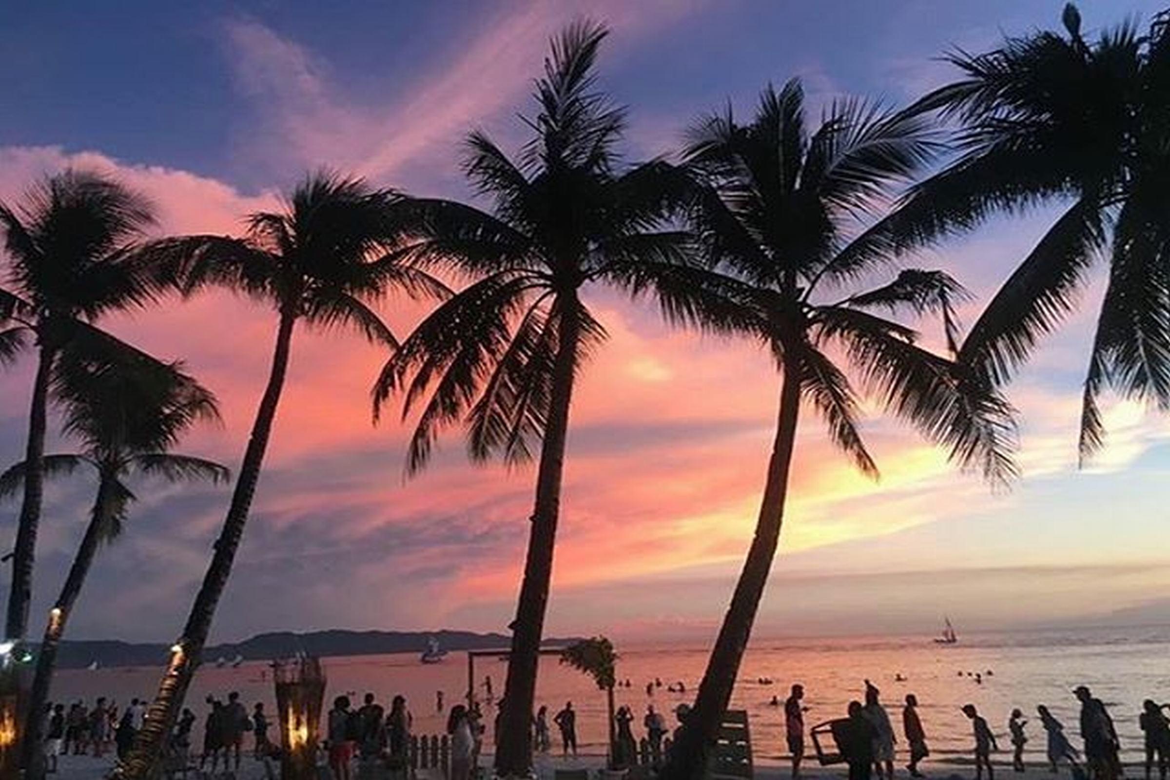 Crimson Resort And Spa Boracay Yapak Esterno foto